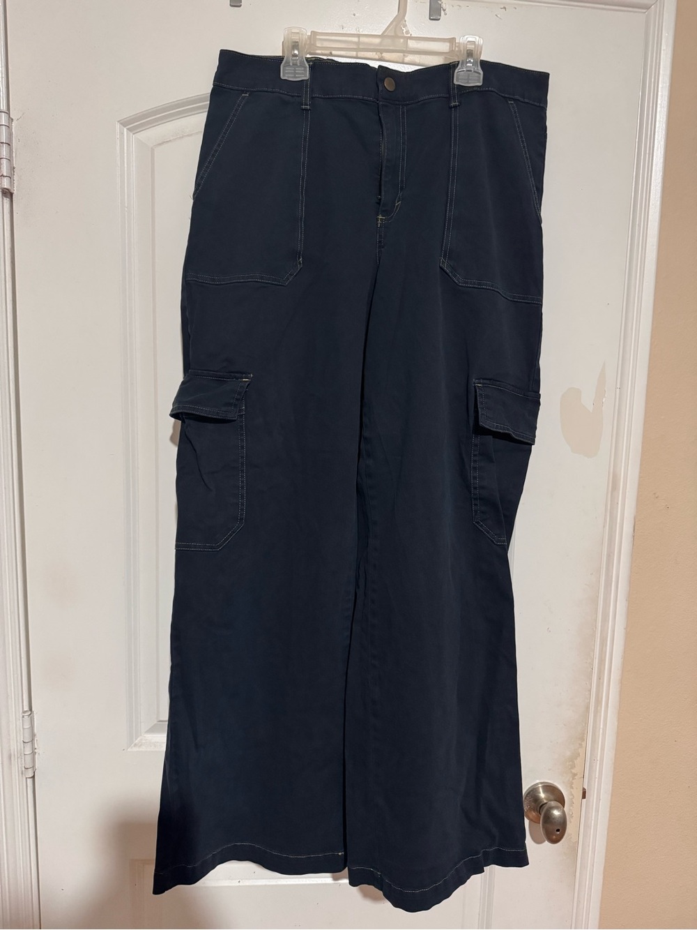 wild fable Women's Wide-Leg Cargo Pants in Navy